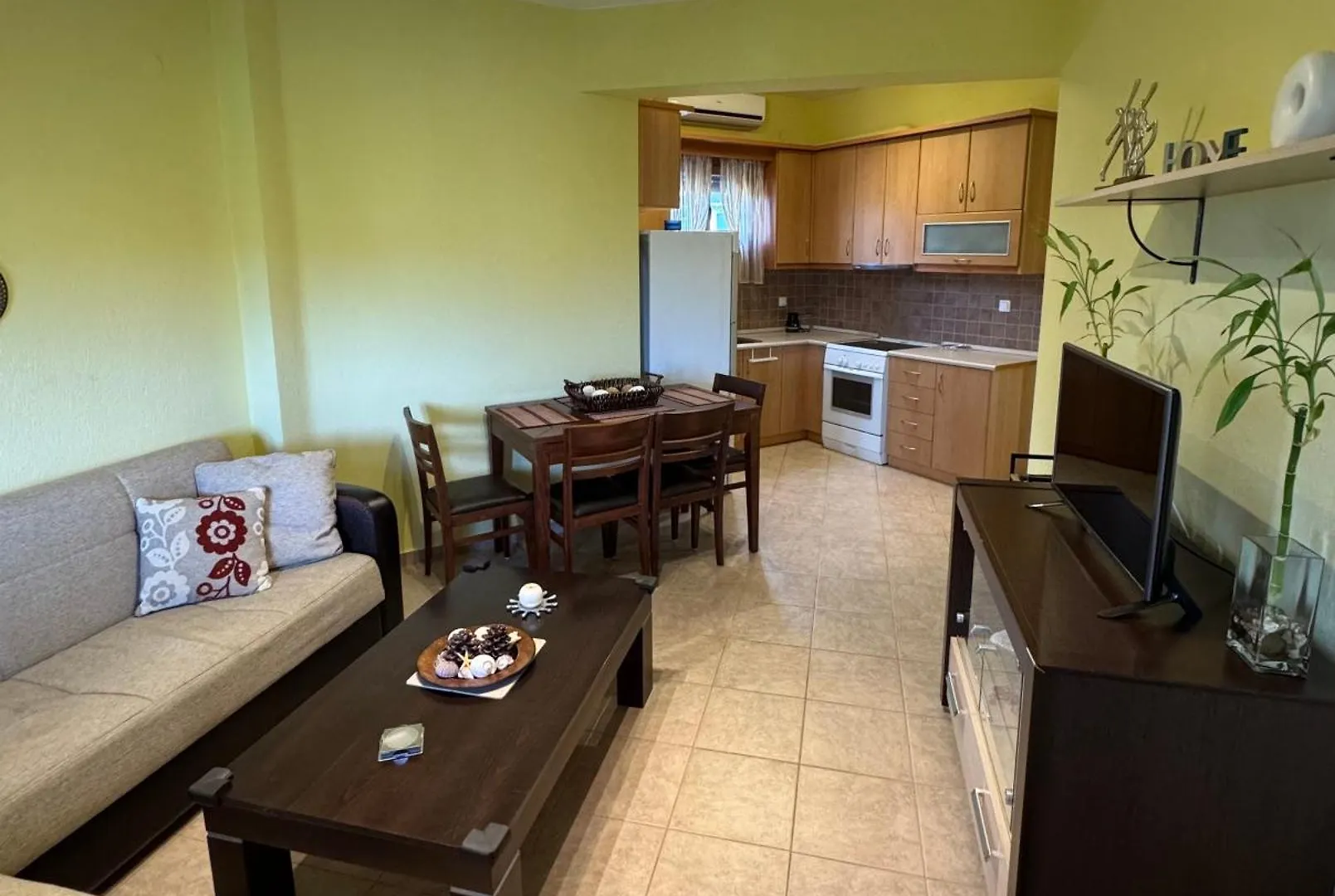 Apartment Despoina Meletiadou Nea Roda Greece