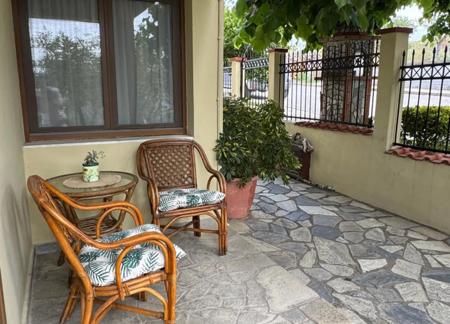 Despoina Meletiadou Nea Roda Apartment