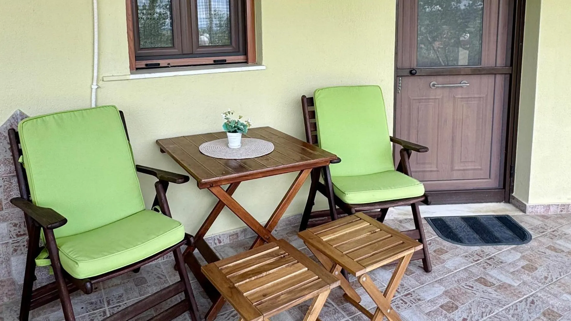 Despoina Meletiadou Nea Roda Apartment
